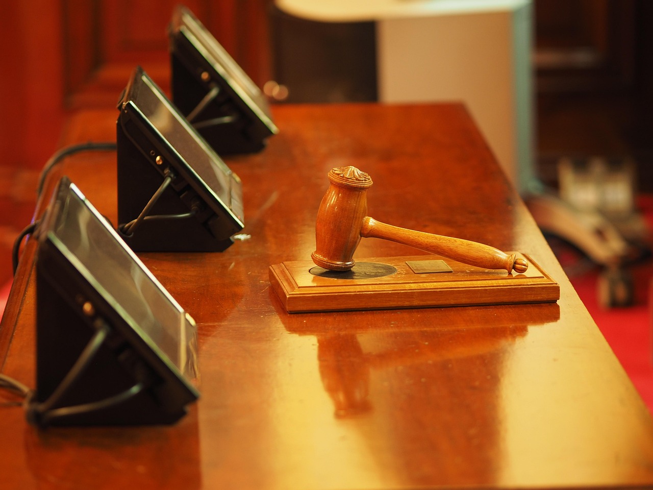 Notifica nulla dell’Avviso di Accertamento se manca la prova delle ricerche in caso di irreperibilità; la Suprema Corte ribadisce i diritti del contribuente.